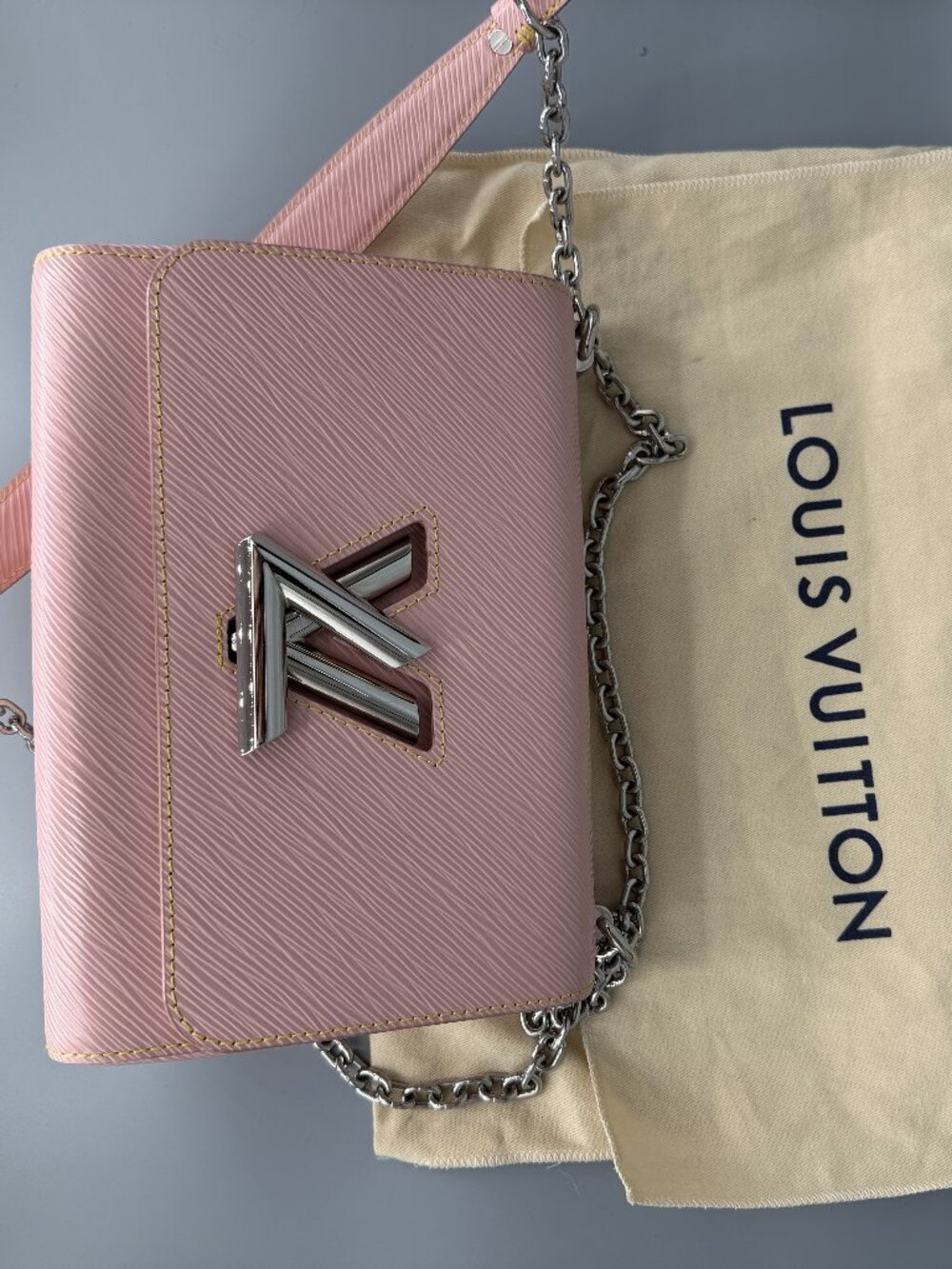 Authentic EUC Louis Vuitton Epi Leather Twist Lock Crossbody Bag Pink/Silver